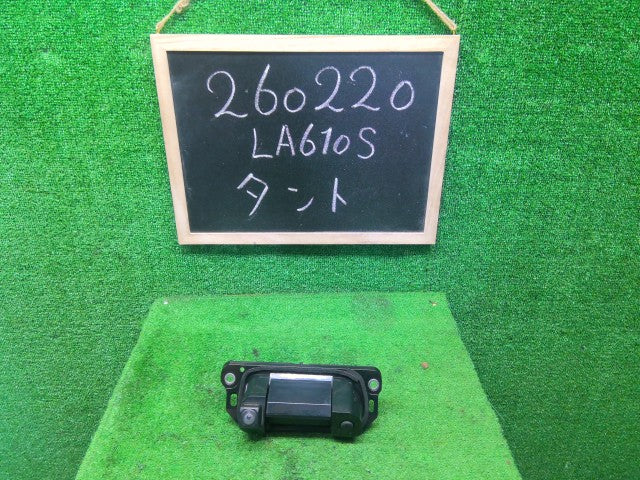 【中古】タント DBA-LA610S カメラ バックドア