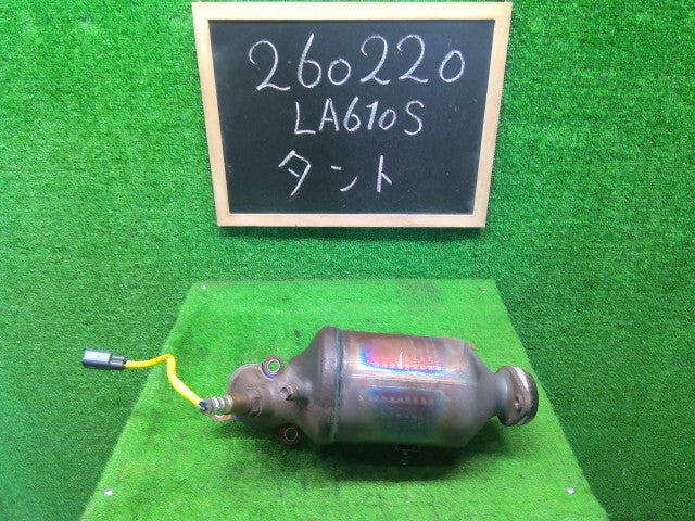 【中古】タント DBA-LA610S 触媒 25051-B2410-