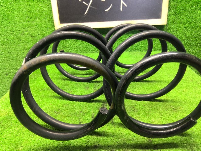 【中古】タント DBA-LA610S リアスプリングセット 48231-B2B20-