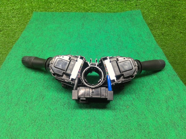 【中古】タント DBA-LA610S ディマースイッチ 84140-B2160-