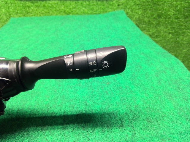 【中古】タント DBA-LA610S ディマースイッチ 84140-B2160-