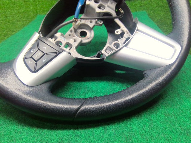 【中古】タント DBA-LA610S ステアリングホイール 45102-B2B20-C0