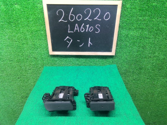 【中古】タント DBA-LA610S ドリンクホルダー 55619-B2330-B0