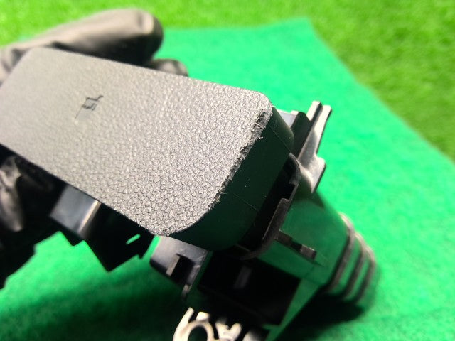【中古】タント DBA-LA610S ドリンクホルダー 55619-B2330-B0
