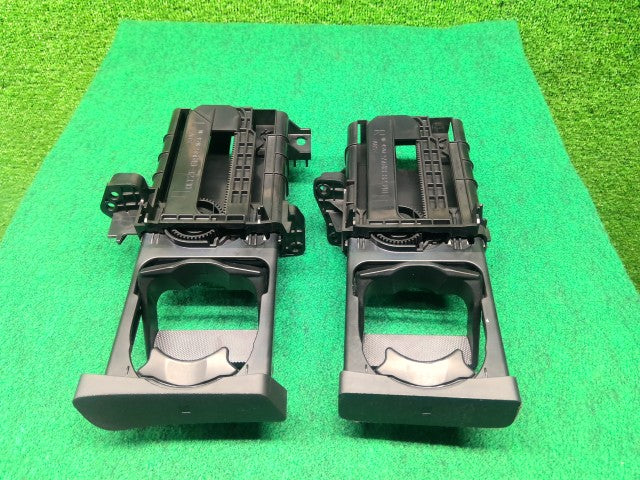 【中古】タント DBA-LA610S ドリンクホルダー 55619-B2330-B0