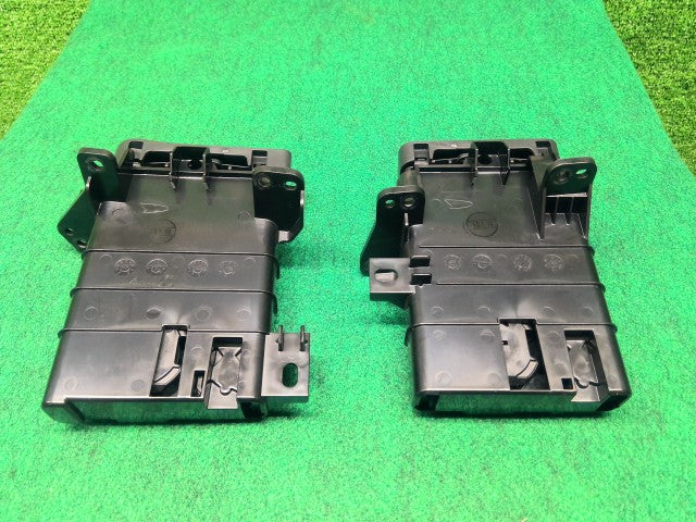 【中古】タント DBA-LA610S ドリンクホルダー 55619-B2330-B0