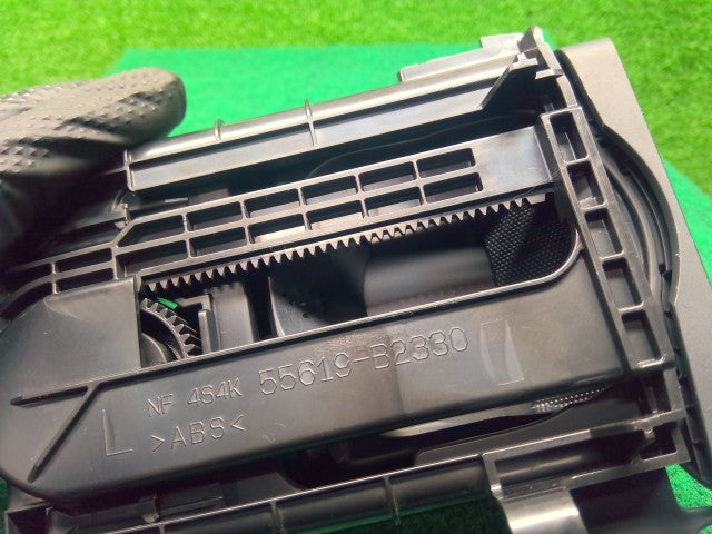 【中古】タント DBA-LA610S ドリンクホルダー 55619-B2330-B0