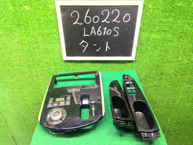 【中古】タント DBA-LA610S オーディオパネル ヒーターコントロール