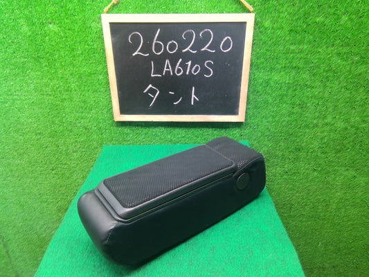 【中古】タント DBA-LA610S アームレスト 72810-B2640-C2