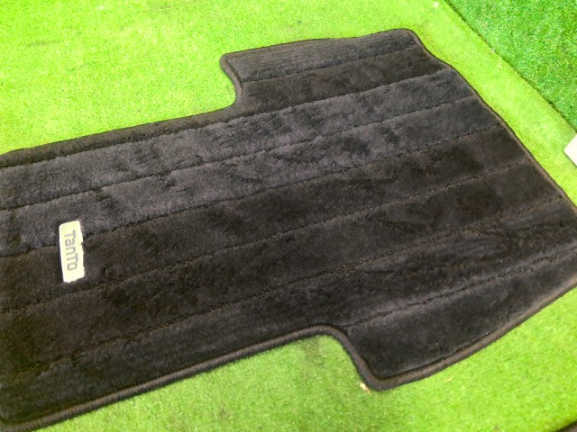 【中古】タント DBA-LA610S フロアマット