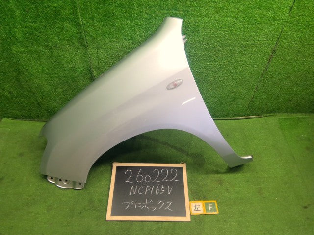 【中古】プロボックス DBE-NCP165V 左フロントフェンダー 53812-52460