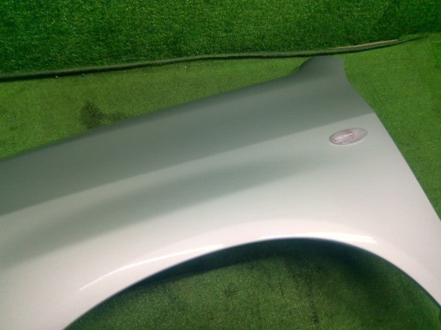 【中古】プロボックス DBE-NCP165V 左フロントフェンダー 53812-52460