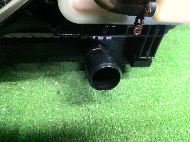 【中古】プロボックス DBE-NCP165V ラジエータ 16400-21381