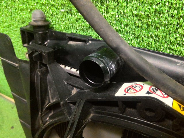 【中古】プロボックス DBE-NCP165V ラジエータ 16400-21381