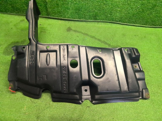 【中古】プロボックス DBE-NCP165V エンジンアンダーカバー 51441-52330