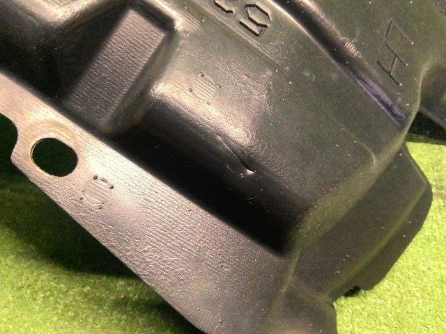 【中古】プロボックス DBE-NCP165V エンジンアンダーカバー 51441-52330