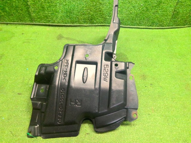 【中古】プロボックス DBE-NCP165V エンジンアンダーカバー 51441-52330