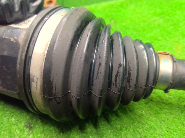 【中古】プロボックス DBE-NCP165V 右フロントドライブシャフト 43410-52260