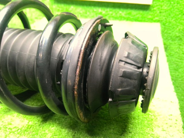 【中古】プロボックス DBE-NCP165V 右フロントストラット 48510-52R40