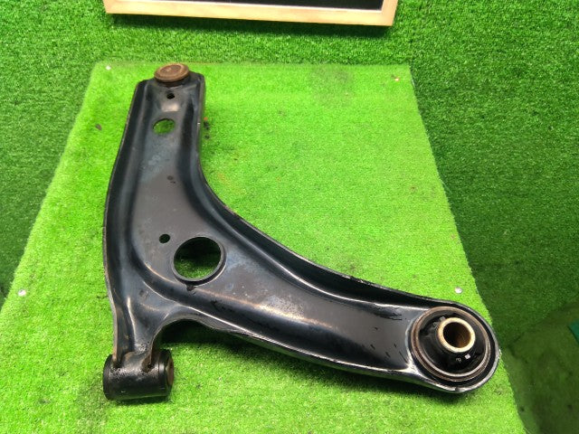 【中古】プロボックス DBE-NCP165V 左 フロント