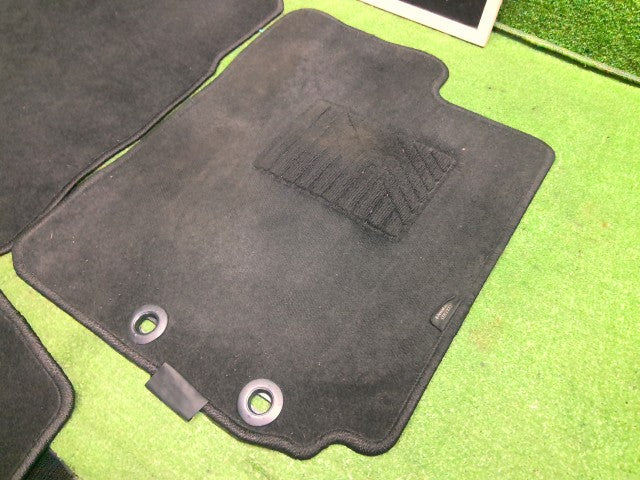 【中古】プロボックス DBE-NCP165V フロアマット 1E7
