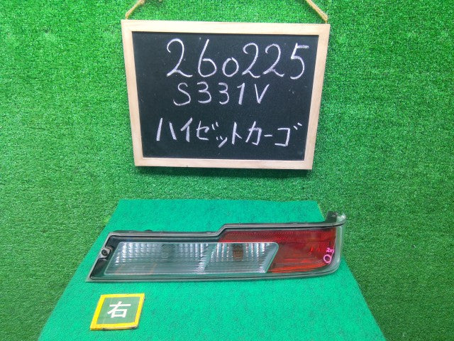 ハイゼット 右テールランプ EBD-S331V 81551-B5070-