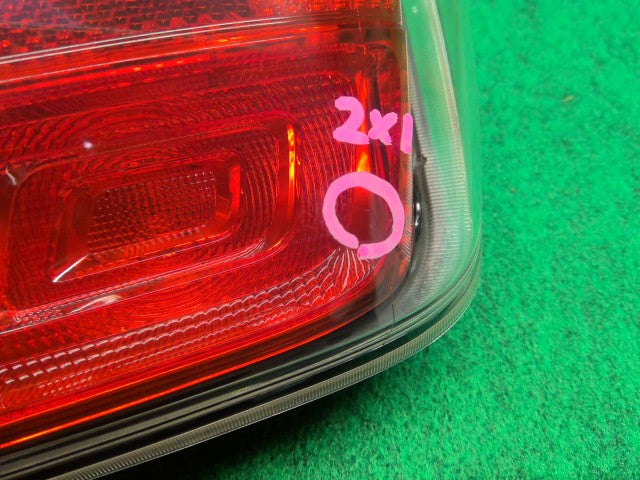 ハイゼット 右テールランプ EBD-S331V 81551-B5070-