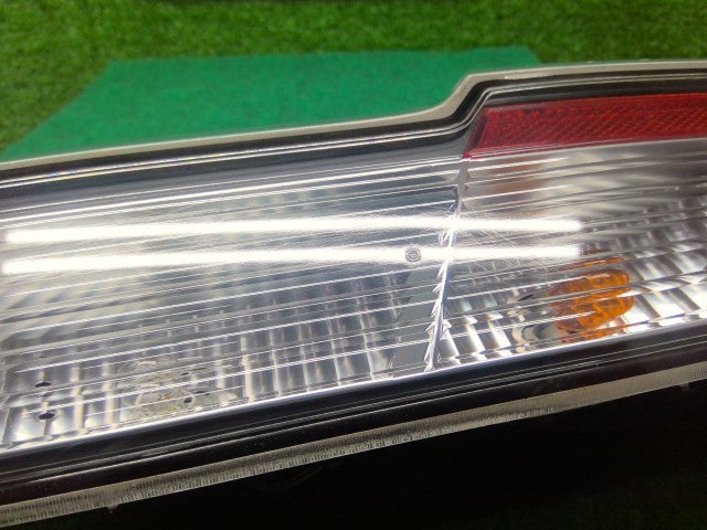 ハイゼット 右テールランプ EBD-S331V 81551-B5070-