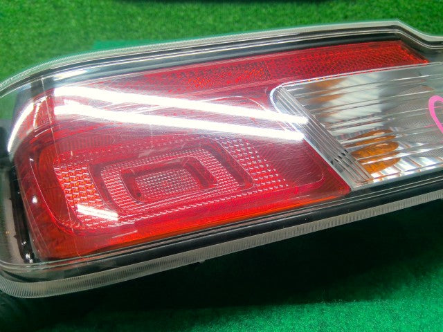 ハイゼット 左テールランプ EBD-S331V 81561-B5070