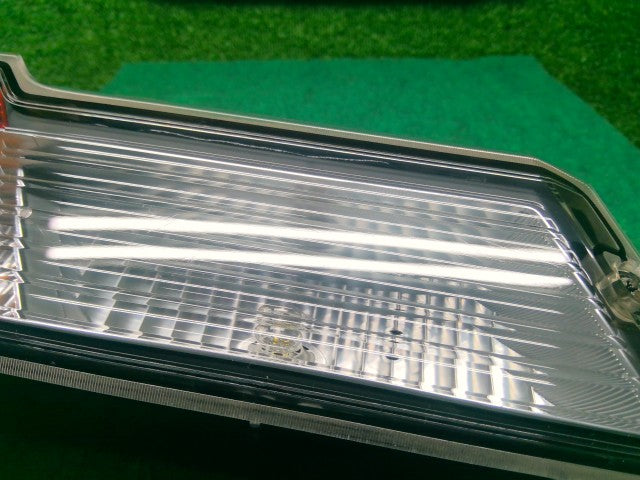 ハイゼット 左テールランプ EBD-S331V 81561-B5070