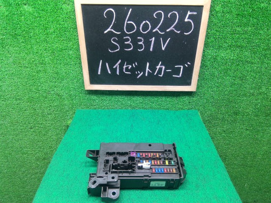 ハイゼット ヒューズボックス EBD-S331V 82600-B5070