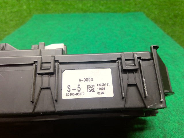 ハイゼット ヒューズボックス EBD-S331V 82600-B5070