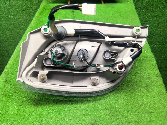 【中古】ミライース DBA-LA300S 右テールランプ 81550-B2560-