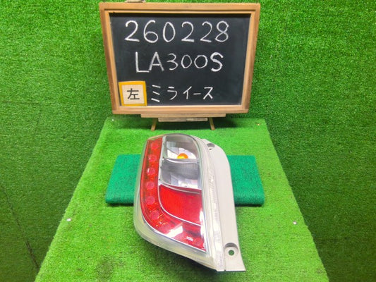 【中古】ミライース DBA-LA300S 左テールランプ 81560-B2560-
