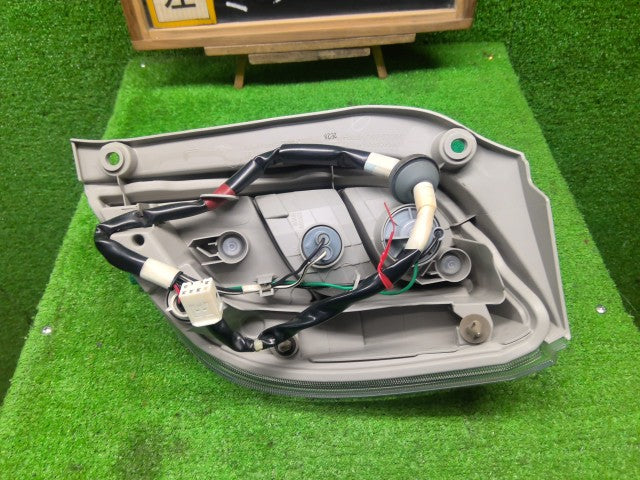【中古】ミライース DBA-LA300S 左テールランプ 81560-B2560-