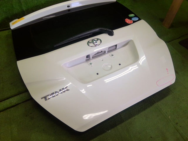 【中古】タンク DBA-M900A バックドアＡＳＳＹ 67005-B1580-B0