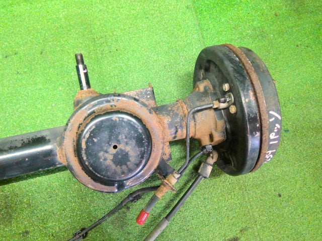 【中古】パッソ DBA-KGC35 リア アクスルホーシングＡＳＳＹ