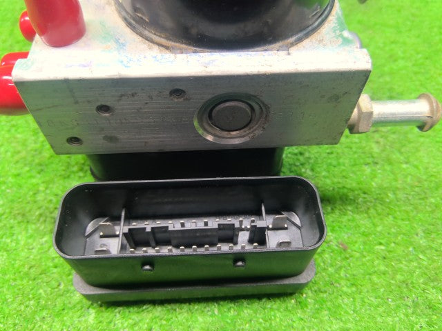【中古】パッソ DBA-KGC35 ＡＢＳアクチュエーター 44050-B1200