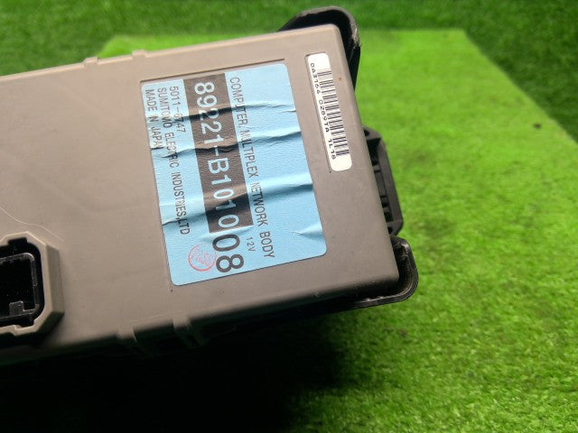【中古】パッソ DBA-KGC35 ヒューズボックス 82600-B1050