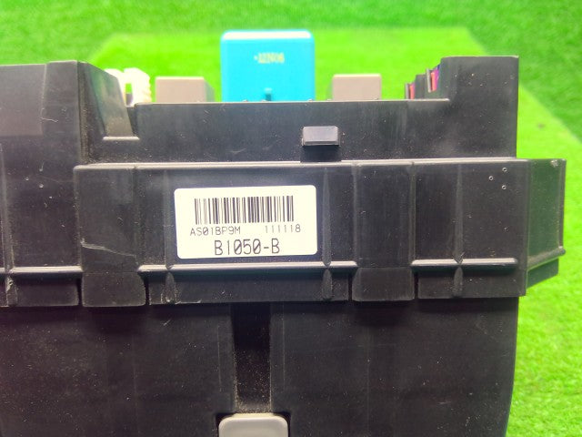 【中古】パッソ DBA-KGC35 ヒューズボックス 82600-B1050