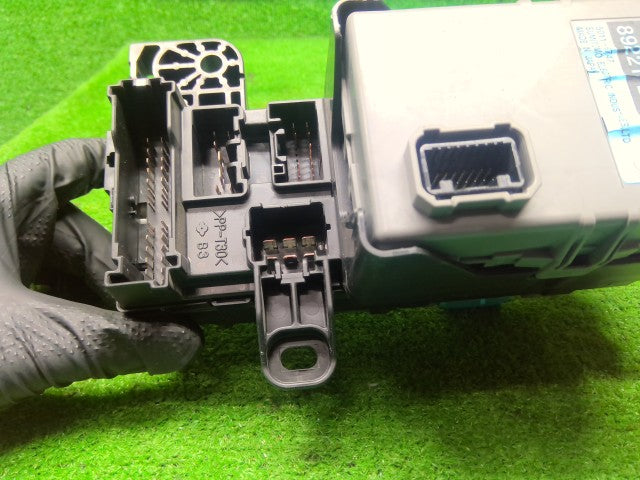 【中古】パッソ DBA-KGC35 ヒューズボックス 82600-B1050