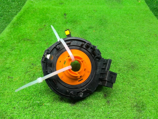 【中古】パッソ DBA-KGC35 スパイラルケーブル 84306-B1010