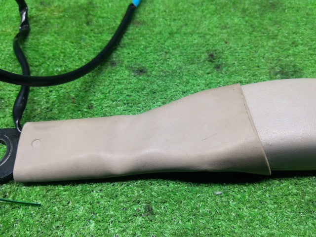 【中古】パッソ DBA-KGC35 ドライバーシートベルト キャッチ