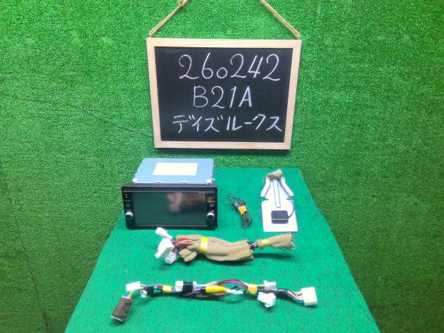 【中古】デイズルークス DBA-B21A カーナビゲーション MM318D-W