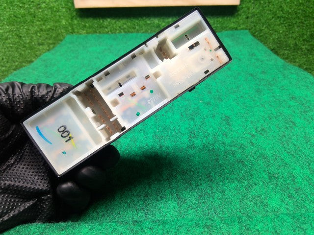 【中古】デイズルークス DBA-B21A パワーウインドウスイッチ 25400-6A00F