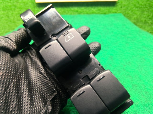 【中古】デイズルークス DBA-B21A パワーウインドウスイッチ 25400-6A00F