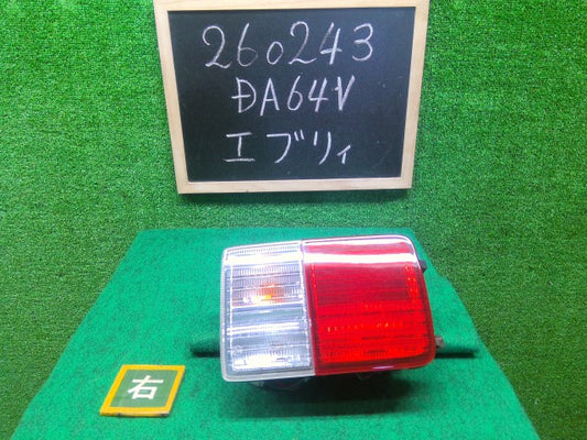 エブリィ 右テールランプ HBD-DA64V 35650-68H00