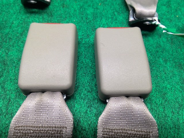 エブリィ Ｒシートベルト HBD-DA64V 26U
