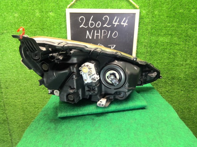 アクア 左ヘッドランプＡＳＳＹ DAA-NHP10 81150-52E90