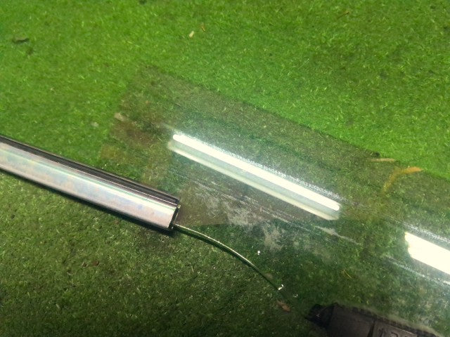 アクア 右Ｆドアガラス DAA-NHP10 68101-52050